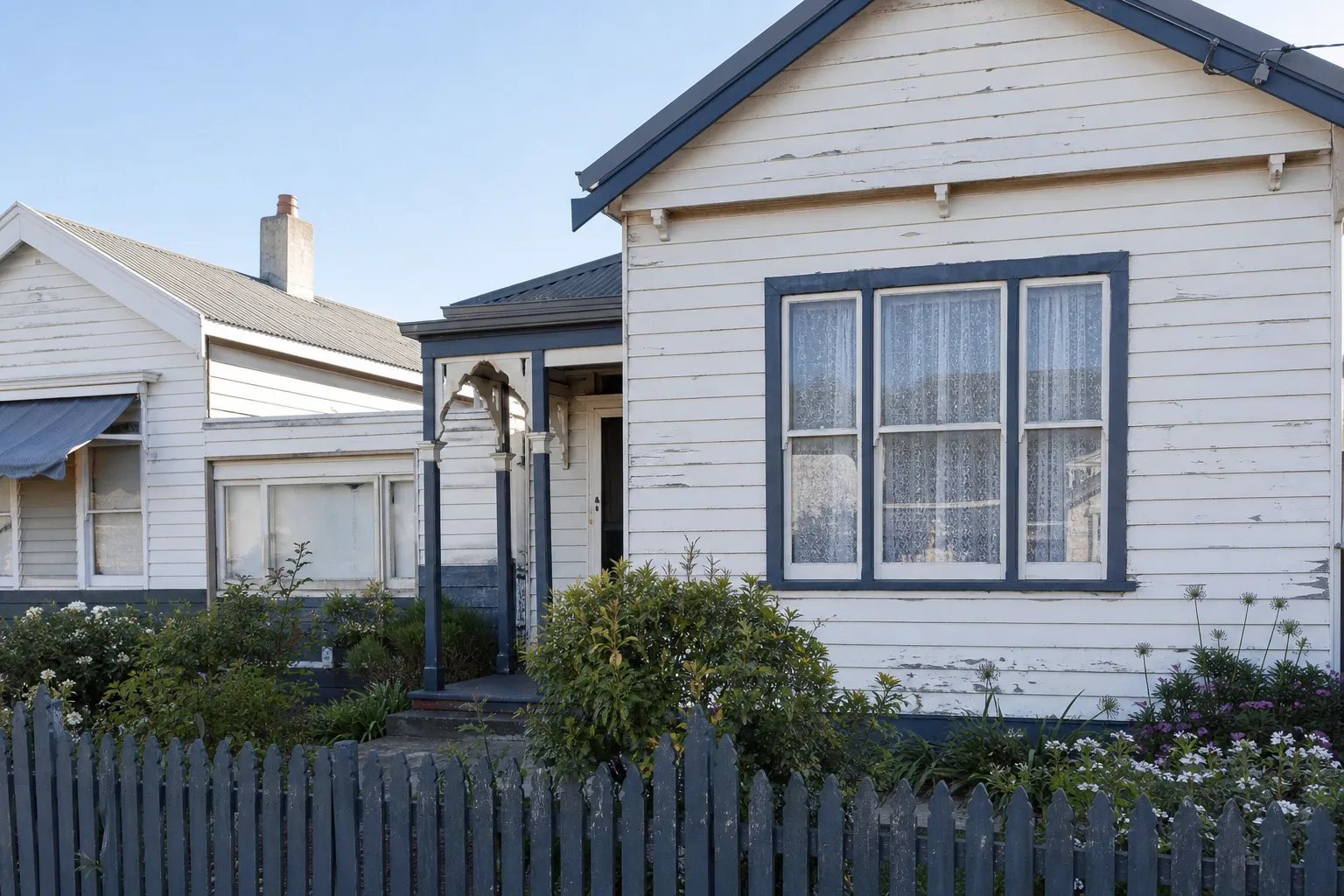 Period homes on a street in Drysdale & Clifton Springs, Geelong
